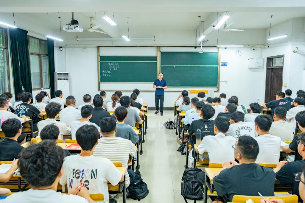 校虎博搜索官网平台介绍书记陆林